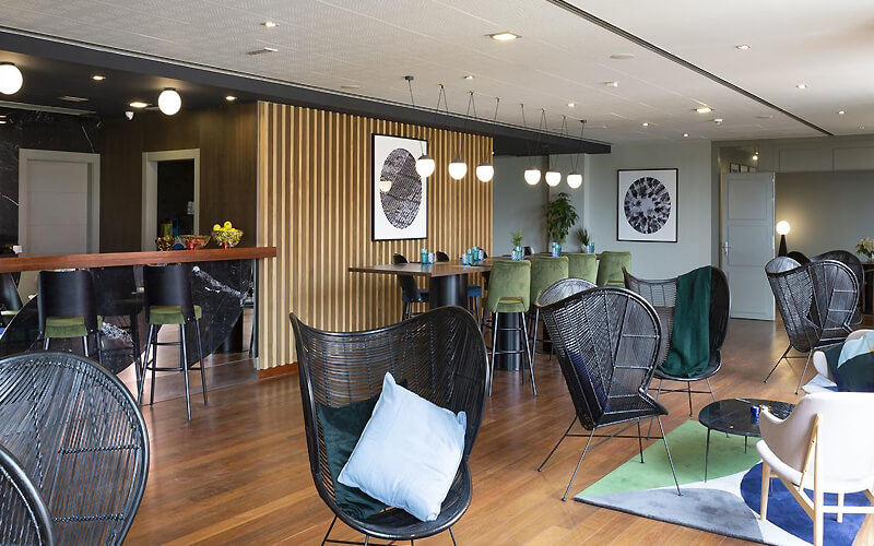 doubletree by hilton barcelona golf bar