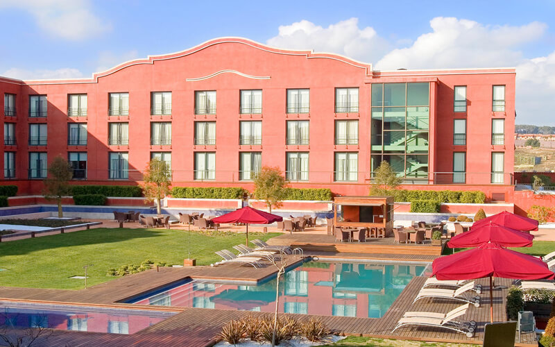 doubletree by hilton barcelona golf pool