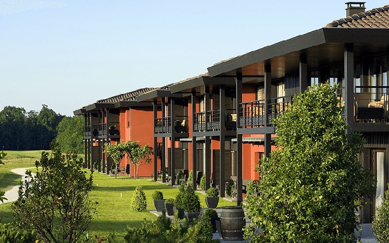golf medoc resort facade