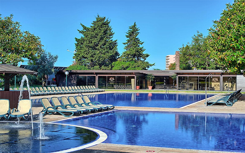 dom pedro international golf classic hotel pool