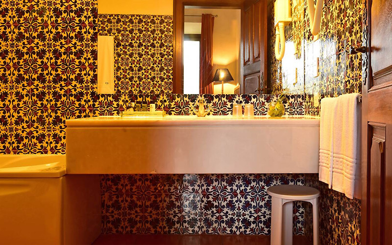 pousada palmela bathroom