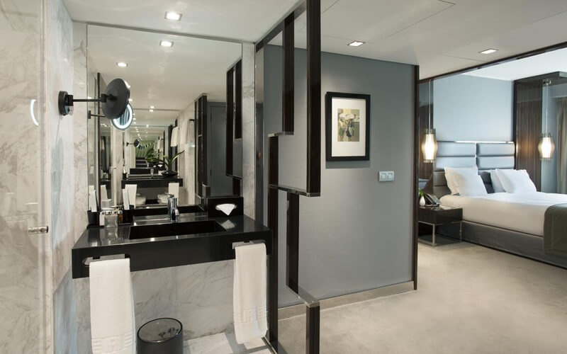 altis grand hotel bathroom