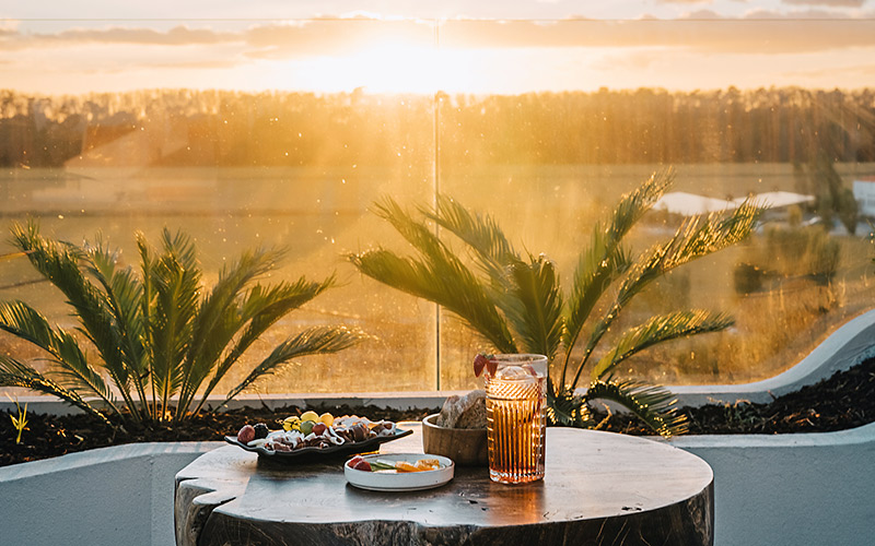 almalusa comporta hotel rooftop bar sunset