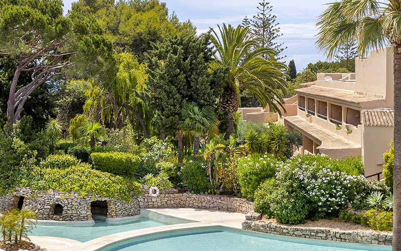 vilalara grand hotel algarve gardens pool