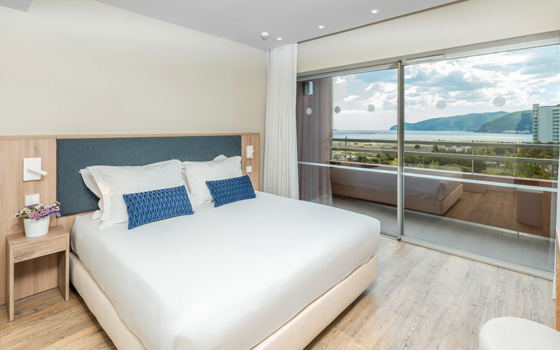 the pearl troia hotel room