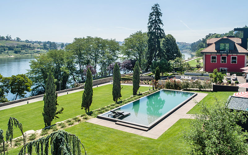 vinha boutique hotel pool river view