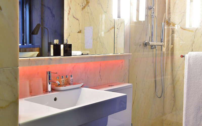 pestana cr7 lisboa hotel bathroom