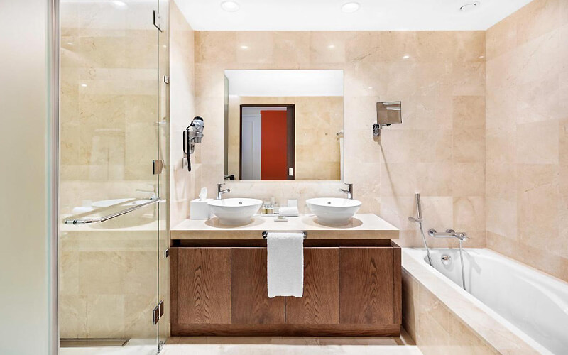 cascade welness resort bathroom
