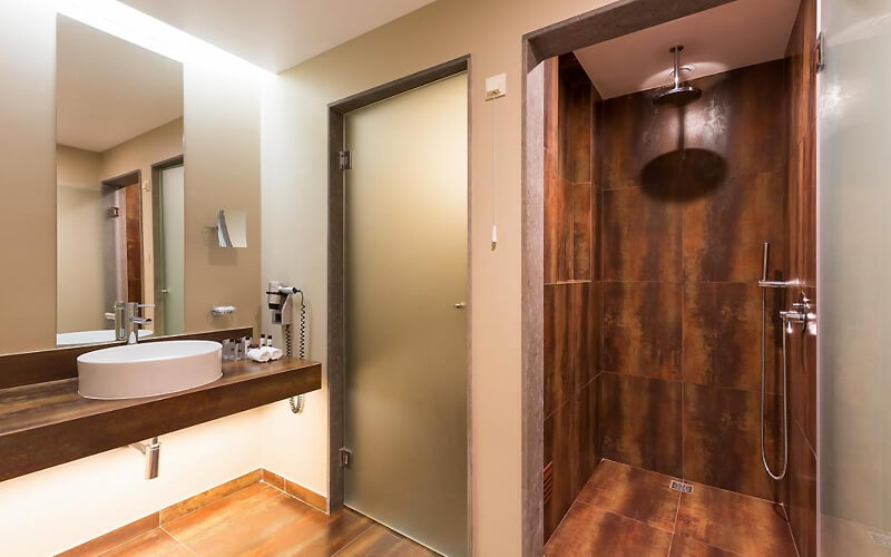 morgado golf country club bathroom